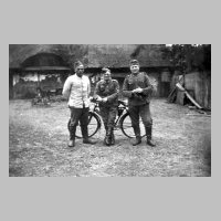 080-0116 Pegelswalde 1942, Willi Lunkowski hat Heimaturlaub (im Bild rechts).jpg